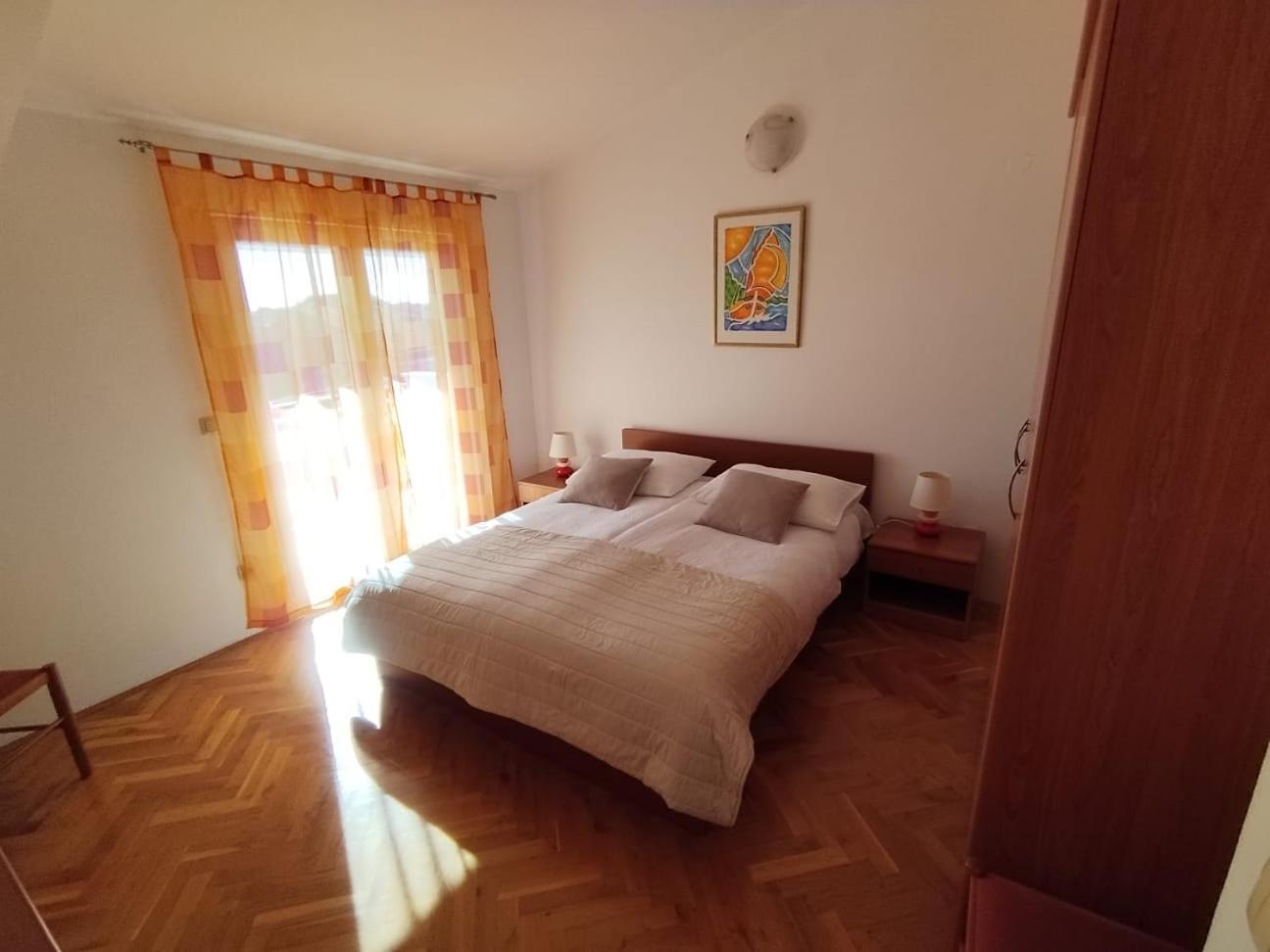 Apartmani Ljubo Primosten Exterior photo