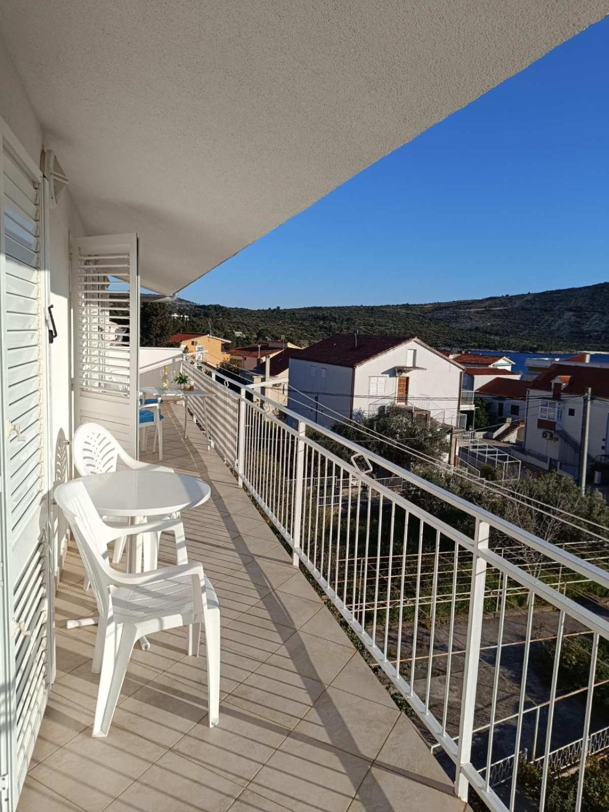 Apartmani Ljubo Primosten Exterior photo